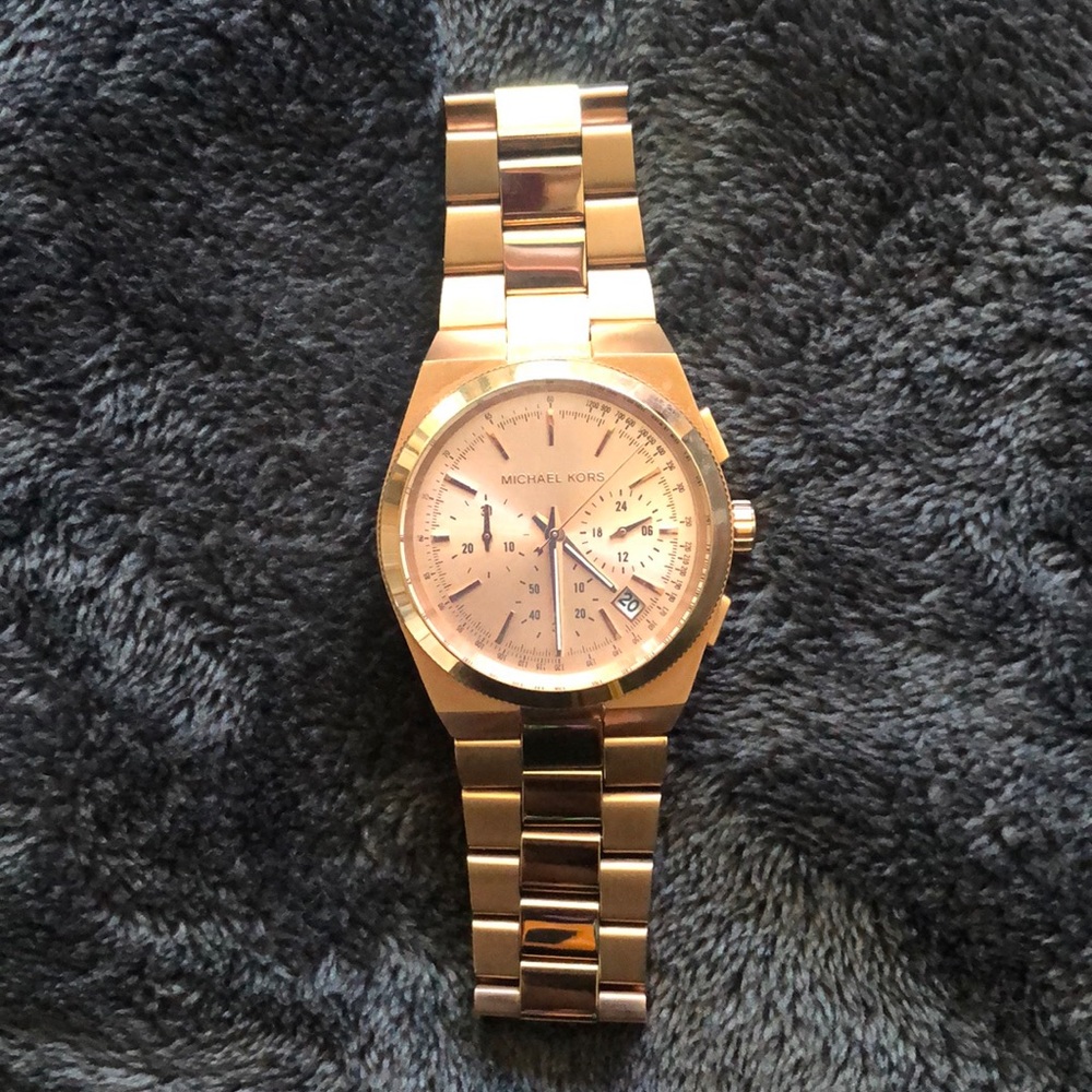 Micheal Kors rose gold watch